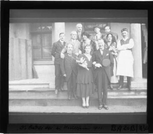 Gruppenbild mit Paar