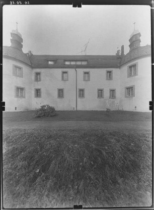 Sallgast. Ehem. Wasserschloß (M. 16. Jh. Umbau 1911; B. Ebhardt). Ansicht von Südwest