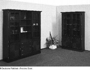 Anbauschrank : Anbauwand "Falstaff" (1984; VEB Möbelkombinat Dresden-Hellerau). Zwei Anbauschränke