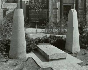 Grabmal Otto Nuschkes (1883-1957)