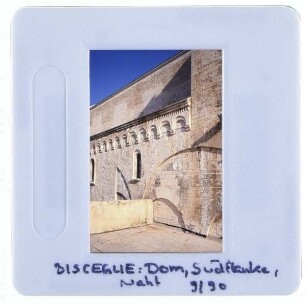 Bisceglie, Dom San Pietro Apostoli : Außenansicht, Südflanke, Naht