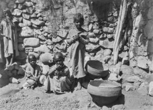 Kinder : Portrait einer Gruppe Kinder in Afelba