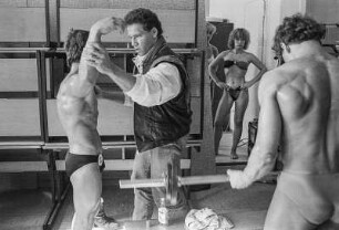 Bodybuilding-Wettbewerb im 'Haus des Handwerks', Bielefeld, 1984 Backstage im Aufwärm-Bereich