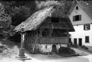 Oberwolfach (Walke): Heuschober und Kruzifix