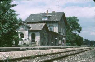 Zwiefaltendorf Empfangsgebäude Bahnsteig
