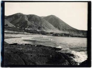 Strand bei Coloso mit alter Küstenterrasse