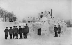 Schneeburg auf der Ziermann-Wiese beim Bahnhof