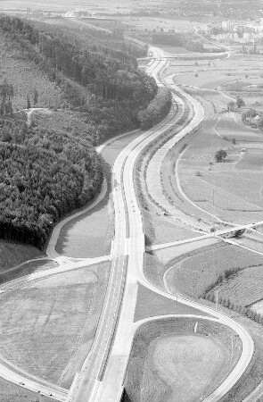 Suggental: Autobahn neben der Elz, bei Suggental