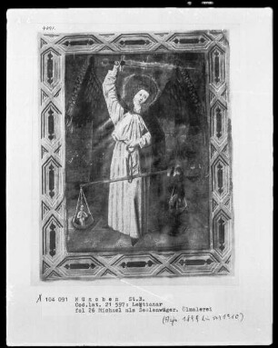 Lektionar für Kloster Weihenstephan angefertigt — Michael als Seelenwäger, Folio 26recto