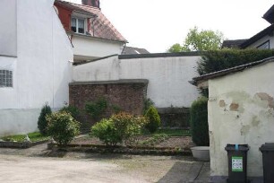 Reste der Wehrmauer (Stadtbefestigung); Langen, Frankfurter Straße 20