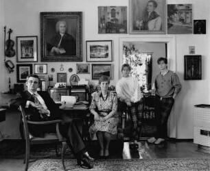 Museumsleiter und Kantor, Büroangestellte