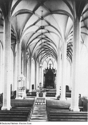 Bautzen. Dom St. Petri (1213/1221). Mittelschiff. Blick von der unteren West-Empore nach Ostsüdosten