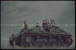 Soldaten auf einem Panzer