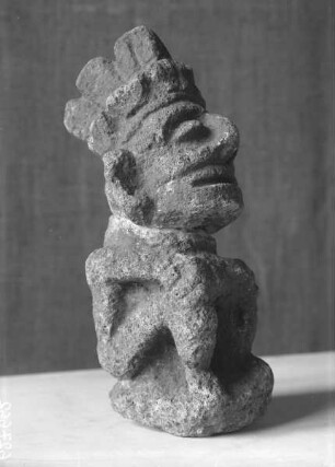 Steinfigur des Gottes Macuilxochitl