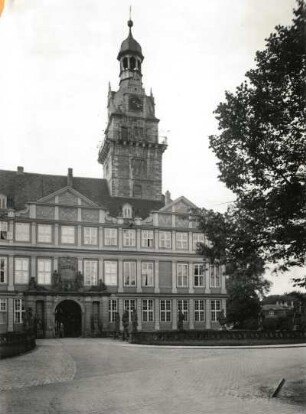 Wolfenbüttel, Schloss : Wolfenbüttel. Schloß mit Hausmannsturm. Fassade nach dem Umbau (durch Hermann Korb)