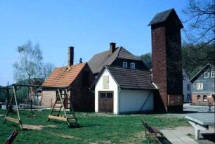 Dorfplatz mit Backhaus, Spielplatz und Feuerwehrhaus