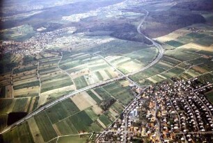 Trassierung und Bebauung, Blick in Richtung Stuttgart, Links im Bild Stupferich, rechts Palmbach.