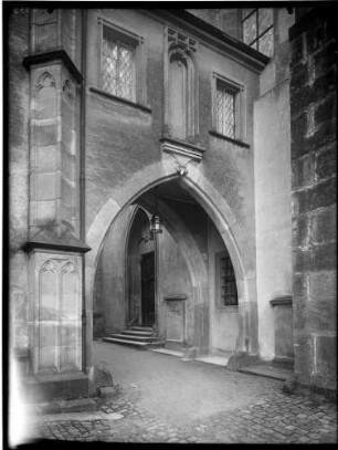 Kloster Lichtental Fürstenkapelle und Nodwand der Klosterkirche Verbindungsbau - Blick auf Chor und Nordseite