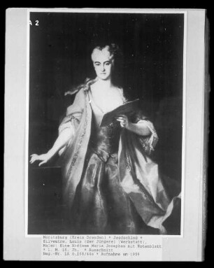 Eine Hofdame Maria Josephas mit Notenblatt