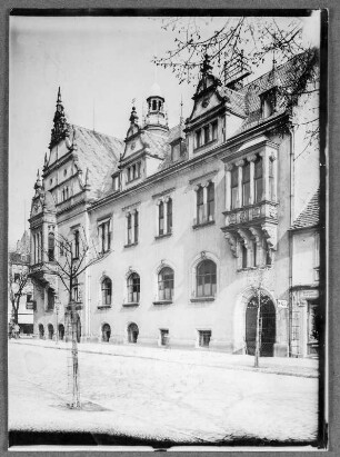 Vorm Rathaus in Schönebeck