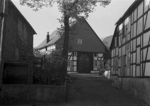 Brilon: Hof mit Fachwerkhäusern
