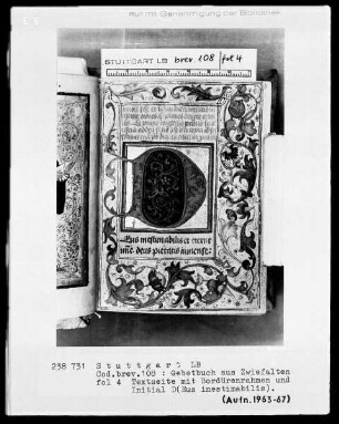 Gebetbuch aus Zwiefalten — Initialzierseite D(eus inestimabilis) mit Bordüre, Folio 4recto