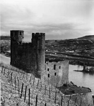 Rüdesheim am Rhein. Ruine der Burg Ehrenfels (um 1210)