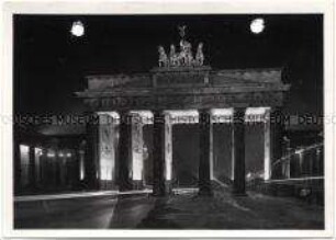 Berlin, Brandenburger Tor bei Nacht
