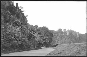Döben. Feueresse mit Blick auf Schloss Döben Und die Feueresse (Felsen)