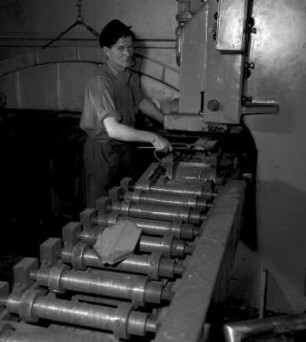 Arbeiter im VEB Federnwerk Zittau