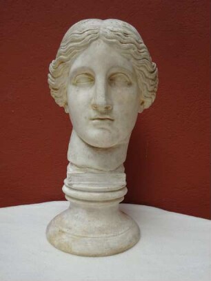Aphrodite mit Lockenknoten (Büste)