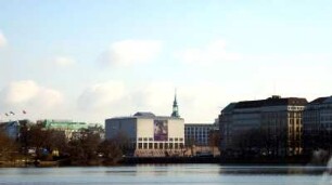 Hamburg: Blick über die Binnenalster zur Neuen Kunsthalle