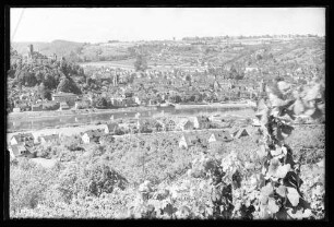 Blick auf z.T. Kreuzwertheim, Mainufer, Mittlere Flur und Wartberg
