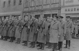 Demonstration der Kampfgruppen des Eisenwerks : Demonstration der Kampfgruppen des Eisenwerks Erla