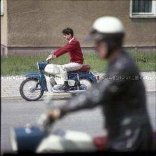 Das neue Simson Motorrad "Sperber"