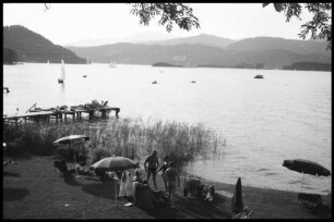 Maria Wörth: Badeplatz mit Wörther See