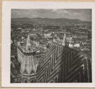 Wien, Blick vom Stephansdom auf die Stadt und den Wienerwald