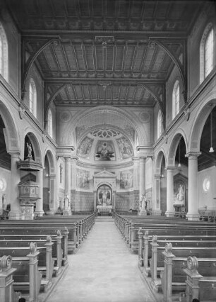 Katholische Pfarrkirche Sankt Leonhard