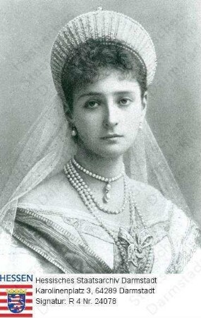 Alexandra Fjodorowna Zarin v. Russland geb. Prinzessin Alix v. Hessen und bei Rhein (1872-1918) / Porträt am Tag ihrer Hochzeit, Brustbild