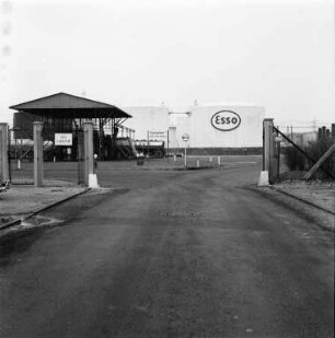 Zwischenlager der Esso-Raffinerie im Karlsruher Rheinhafen.