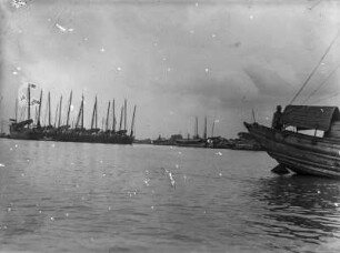 Am Hafen : Schiffe im Hafen