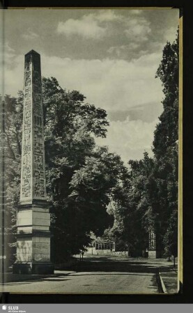 Obelisk am Hauptportal, Knobelsdorff, 1748