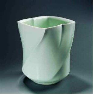 Vase mit Spirallinien