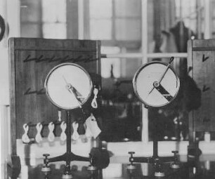 Gewichtsprüfer : Technikgeschichte | Technik und Wirtschaft | Kunstseide | Die Viskoseseide