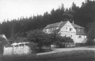 Berggießhübel-Zwiesel (Bad Gottleuba-Berggießhübel-Zwiesel), Nr. 3. Villa mit Gaststätte "Waldfrieden-Baude". Talseite