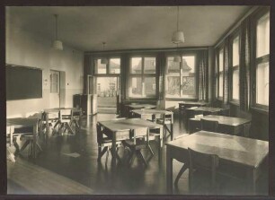 Teilansicht eines Klassenzimmers der Südholzschule. Detmold. Lagesche Straße 39