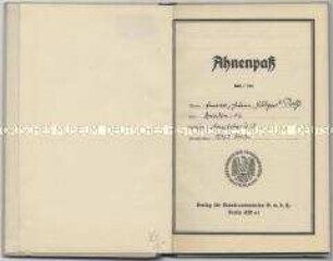 Ahnenpass mit zahlreichen handschriftlichen Eintragungen