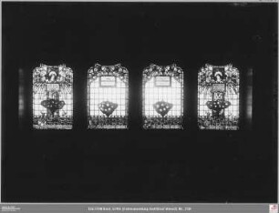 Matthäuskirche: Stifterfenster, u. a. von Familie Vömel (2. v. l.) und Familie Scharff (ganz rechts)