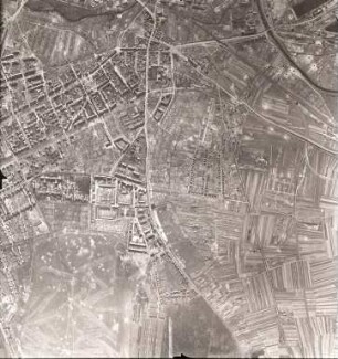 Amerikanische Luftbildaufnahmen von Kriegszerstörungen. Ausrichtung nach Süden. Mühlburg