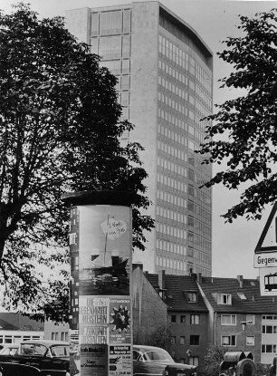 Werbeaufnahme für die Hamburger Gaswerke. Ein fernbeheiztes Hochhaus